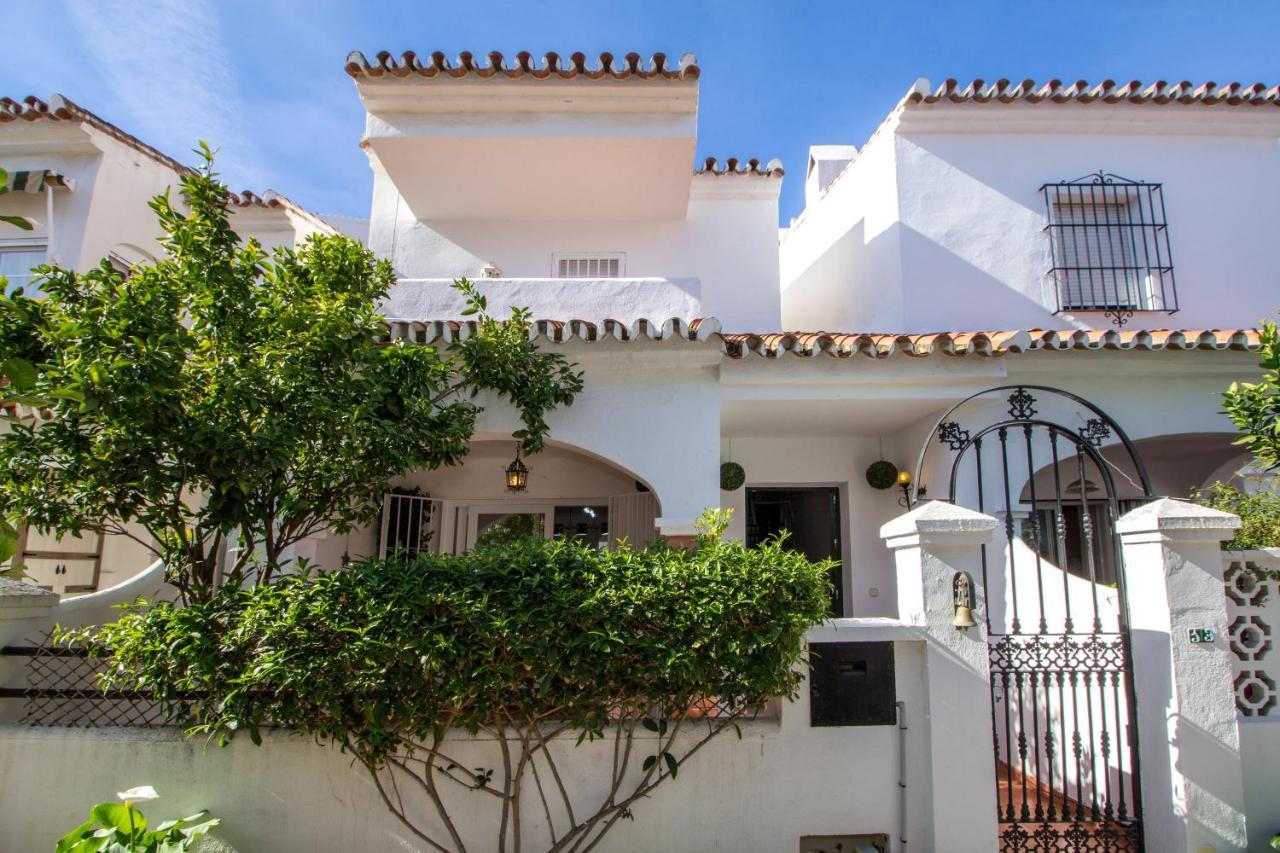 A Cozy And Elegant Townhouse Across The Beach Torre de Benagalbon Exterior photo