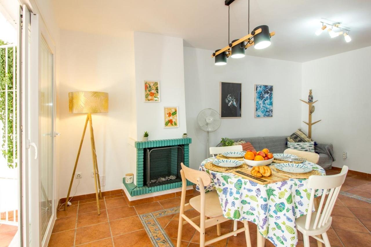 A Cozy And Elegant Townhouse Across The Beach Torre de Benagalbon Exterior photo