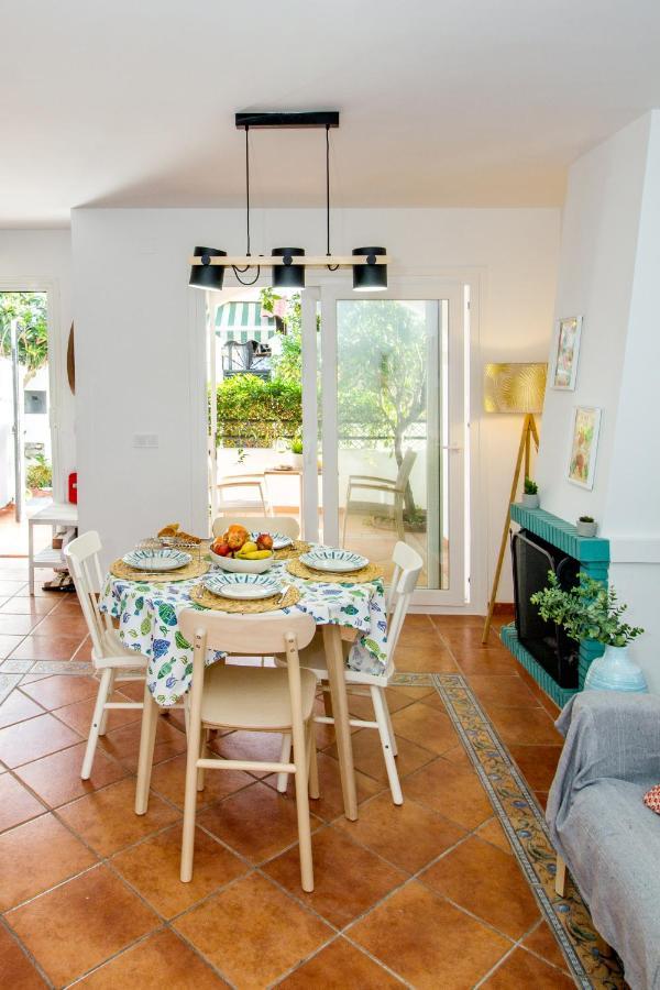 A Cozy And Elegant Townhouse Across The Beach Torre de Benagalbon Exterior photo